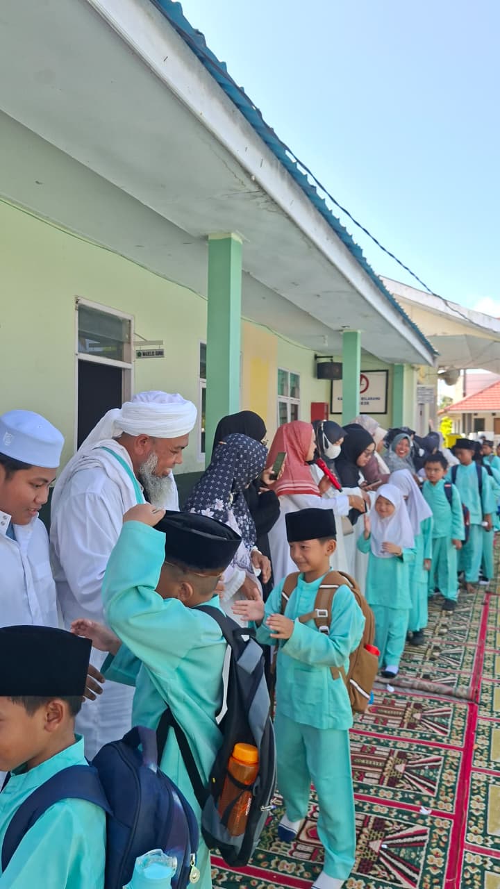 Pererat Hubungan Silaturahmi, MIS Darul Ulum Laksanakan Halal Bi Halal Bersama Yayasan